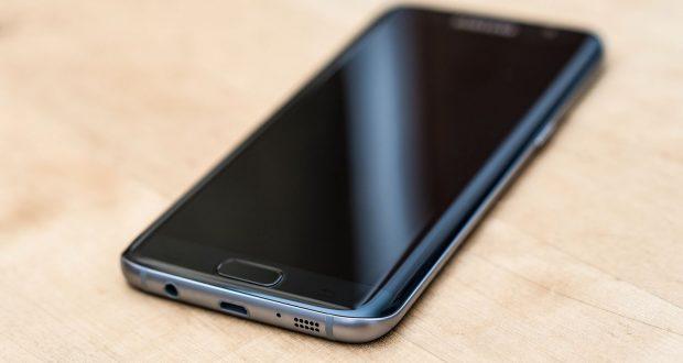 Galaxy S8 ed S8+, Samsung corregge il display tendente al rosso Galaxy S8 ed S8+, Samsung corregge il display tendente al rosso