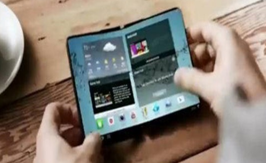 Concept smartphone flessibile Samsung