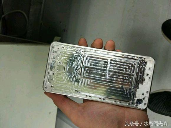Alleged-back-panel-of-an-upcoming-Nokia-branded-Android-phone (4)