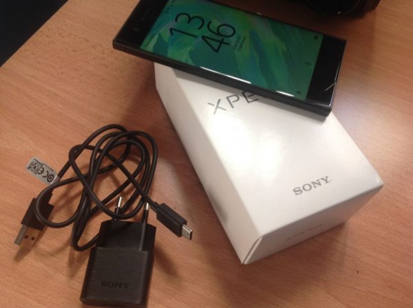 Sony Xperia XA1 unboxing