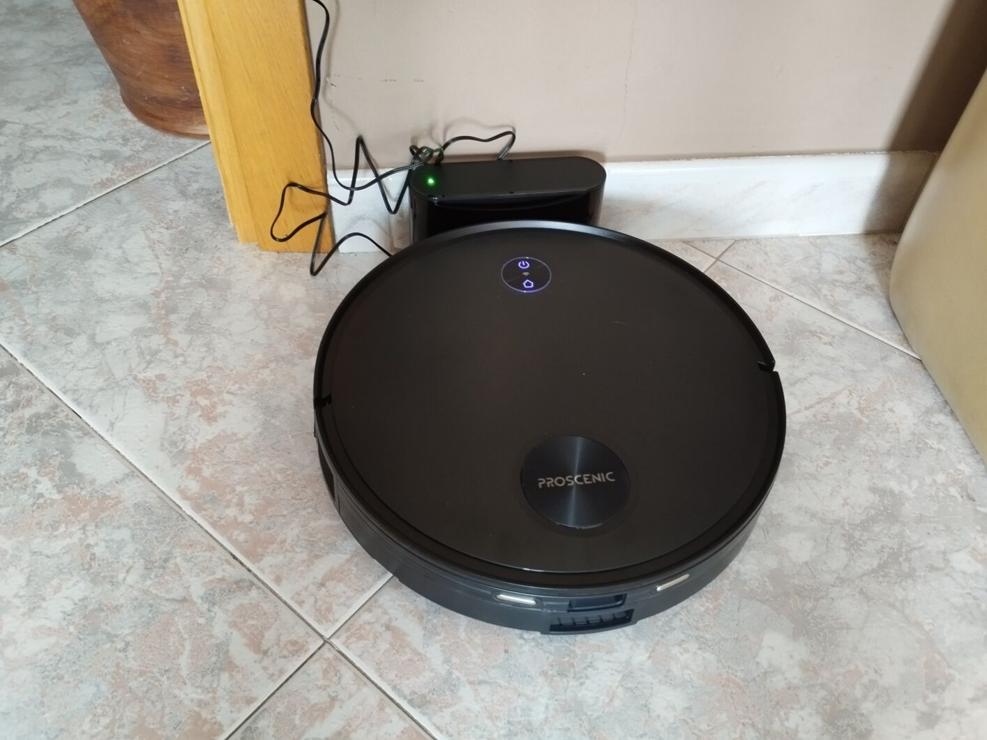 Proscenic V10, recensione del robot aspirapolvere 2-in-1