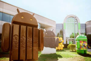Android 4.4 KitKat fine supporto Google Play Services